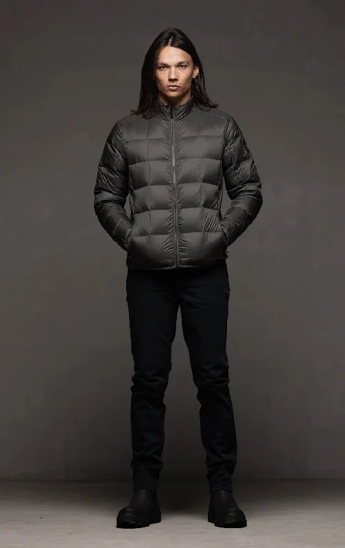 ESSENTIAL LIGHTWEIGHT DOWN JACKET