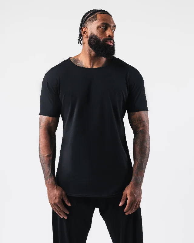 Essential Scoop Neck - Black